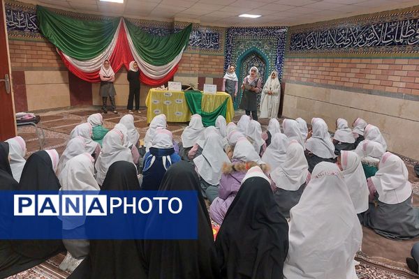 پیش‌اجلاسیه نماز در مدارس فیروزکوه با تجلیل از فعالان دینی