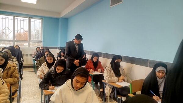 آزمون کتبی مسابقات قرآن و عترت دانش آموزان دخترانه  متوسطه 