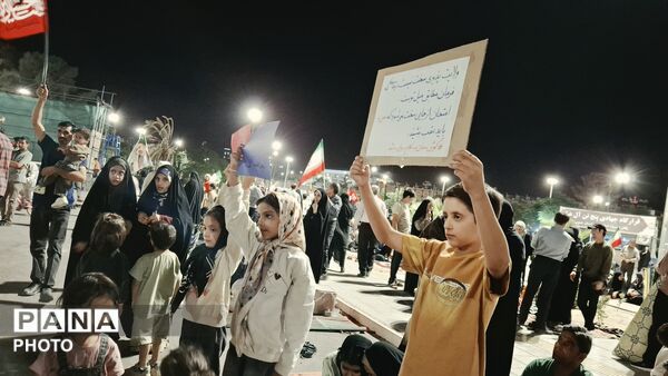 جشن میلاد پیامبر گرامی اسلام و هفته وحدت در میدان اجتماعات شهرستان بیرجند