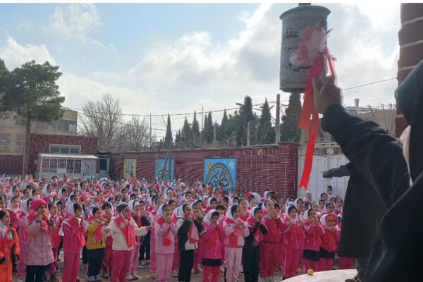 یادواره شهید حاج قاسم سلیمانی در مدرسه ۲۲بهمن دوره اول شهرستان آباده