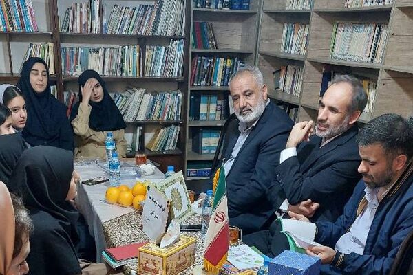 گفت‌وگوی خلاق دردبیرستان فاطمه‌الزهرا؛ نشست مشترک ناشر، معاونین و دانش‌آموزان نویسنده برای رفع چالش‌ها