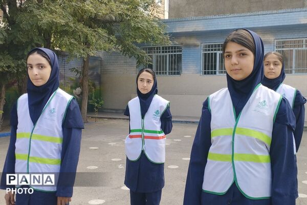 مراسم هفته نیروی انتظامی در مدرسه یاس‌نبی و فتح بهارستان‌دو