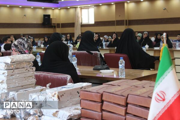تجلیل از حافظان قرآن کریم در مرند با حضور مسئولان آموزش و پرورش