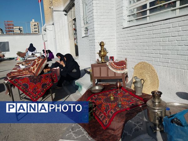 بازارچه کمک به غزه در هنرستان کاردانش امام حسن مجتبی (ع) ناحیه۶ مشهد