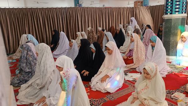 جماعت در اعتکاف دانش‌آموزی، طعم شیرین بندگی