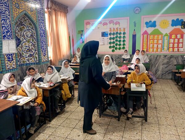 صبحانه سلامت با تم پرچم در دبستان نرجس 