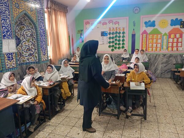 صبحانه سلامت با تم پرچم در دبستان نرجس 