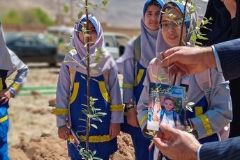 یاد شهیدان میناب در خاک ریشه زد
