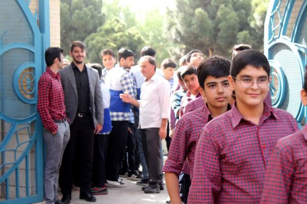 اجتماع دانش‌آموزی به‌مناسبت ولادت شهیدابراهیم هادی در یزد