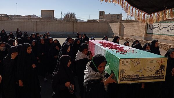 یاد شهید گمنام، چراغ راه دانش‌آموزان وردنجانی 
