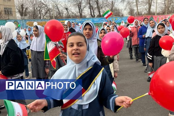 رویداد از خون جوانان وطن لاله می روید در دبستان دخترانه آیین روشن