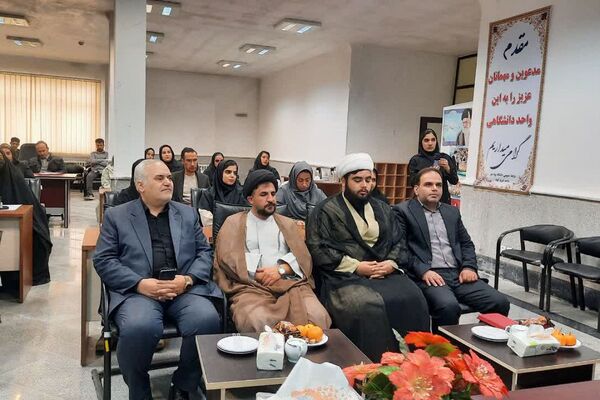 استقبال از دانشجویان جدید در دانشگاه پیام نور فیروزکوه