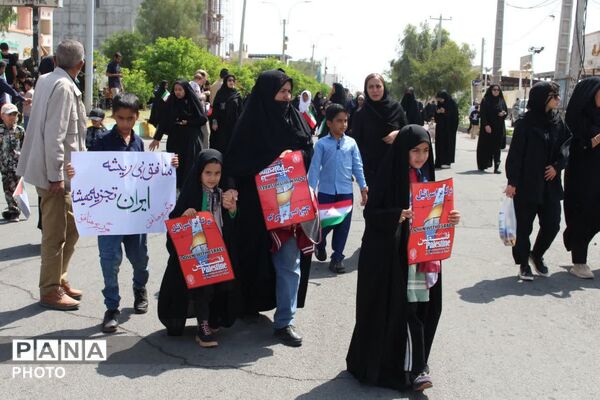 حضور دانش‌آموزان آموزشگاه نوریه در راهپیمایی روز قدس