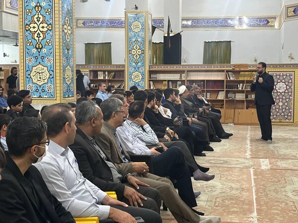 حضور قائم‌مقام معاون وزیر در سازمان دانش‌آموزی در  راهپیمایی ۱۳ آبان شهرک مروارید بندرعباس