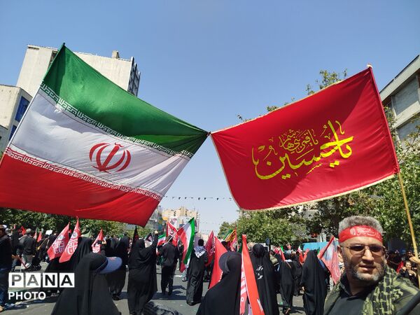 اتحاد و همبستگی مردم ایران در تشییع رهبر انقلاب 