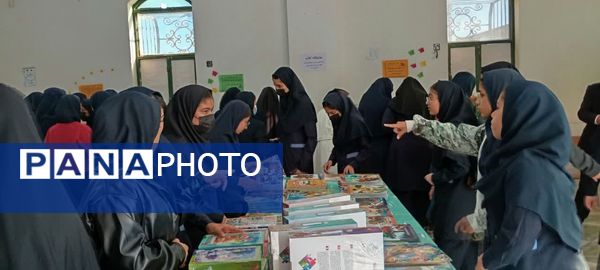 نمایشگاه کتاب پژوهش‌سرای غدیر بردخون گشایش یافت
