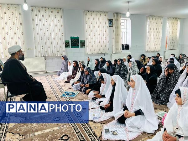 آیین تجلیل از برگزیدگان مسابقات قرآنی، فرهنگی و هنری در خاتم