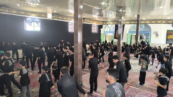 مراسم عزاداری و زنجیرزنی تاسوعای حسینی در شهر حسن آباد جرقویه علیا 