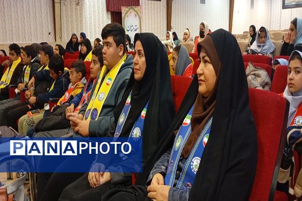 کلاس آموزشی خبرنگاری در کانون مهر تابان نیشابور