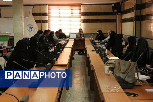 تشکیل ستاد دهه فجر در آموزش و پرورش فیروزکوه با هدف برنامه‌ریزی منسجم برای ترویج ارزش‌های انقلاب در مدارس