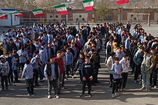قهرمانی تیم والیبال مدرسه انصارالمهدی در مسابقات منطقه