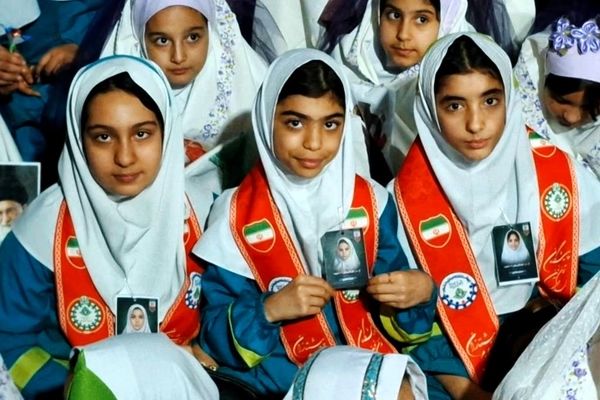 اجتماع دختران خورشید در گلوگاه 