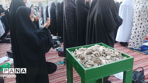 اقامه نماز عید فطر در مسجد امام سجاد  نیشابور 