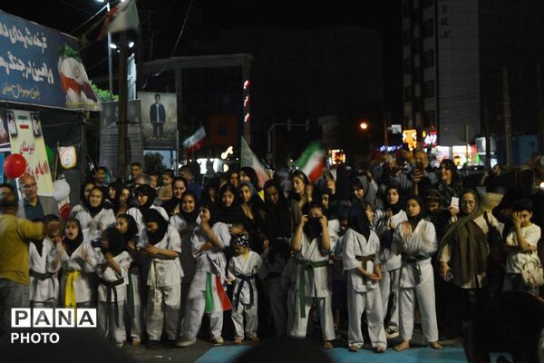 حضور پرشور دانش‌آموزان و فرهنگیان ورامین در موکب شهدای دانش‌آموز و فرهنگی