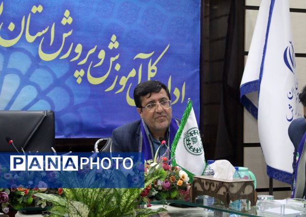 تجلیل از مربیان پیشتاز، مسئولان و فعالان سازمان دانش‌آموزی استان بوشهر