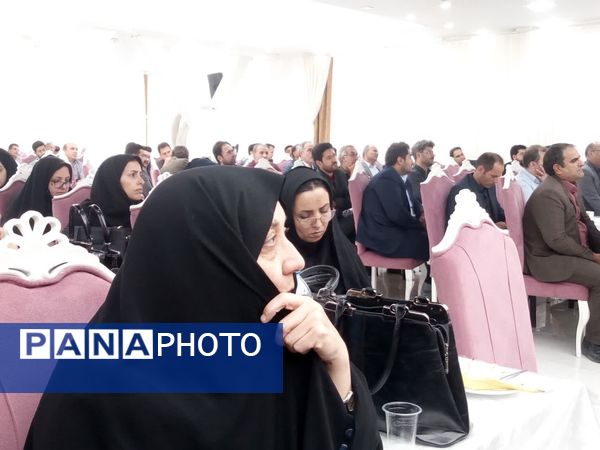 ویژه برنامه در مسیر دانایی در کاشمر