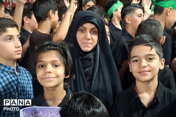  نجوای عشق در میدان قدس؛هم نوایی  دانش‌آموزان با «قاسم» 