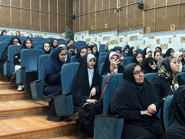 نشست گروه‌های برگزیده استانی رویداد بزرگ ملی «لیگ‌جت» در کانون فرهنگی و تربیتی شهید فهمیده کرج
