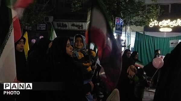 دختران نیشابوری در صف اول تجمعات-۳