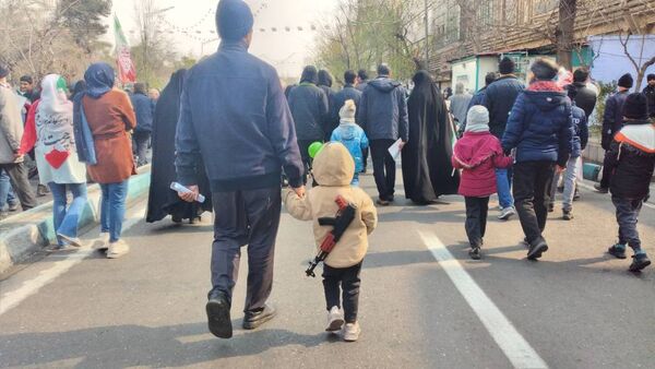 جشن پیروزی انقلاب در خیابان‌های تهران