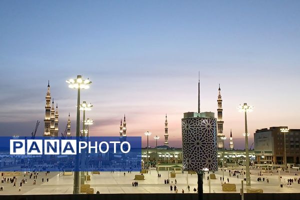 حضور دانش‌آموزان در مکه مکرمه 