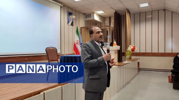 همایش انتخاب آگاهانه ویژه دانش آموزان پایه نهم ناحیه۷