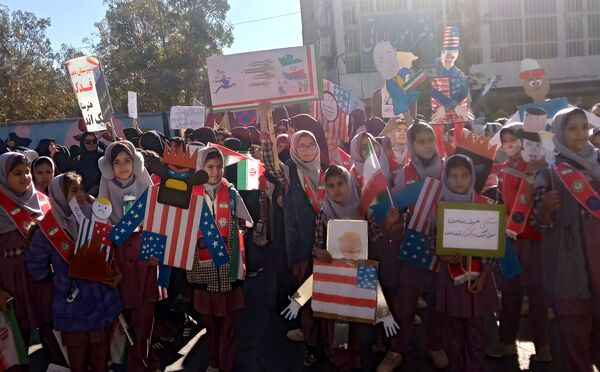 راهپیمایی 13 آبان با حضور حداکثری دانش آموزان در شهرستان نیشابور 