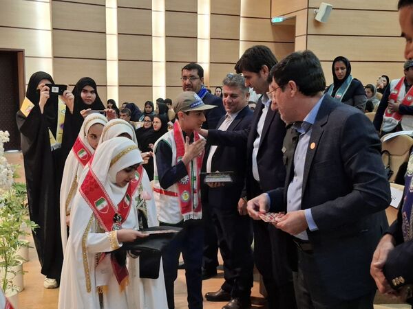 همایش تجلیل از مربیان و دانش‌آموزان پیشتاز برتر شهرستان جم 
