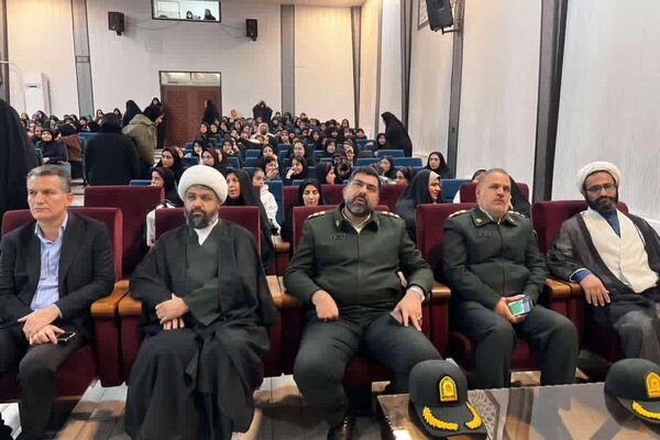 اعزام دانش‌آموزان دختر مدارس کهریزک به اردوی راهیان نور
