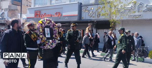 آرام گرفتن پیکر شهید سپهبد عبدالرحیم موسوی در حریم امن فاطمی