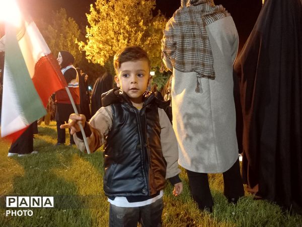 دهه نودی‌ها و هشتادی‌ها در تویسرکان به میدان آمدند