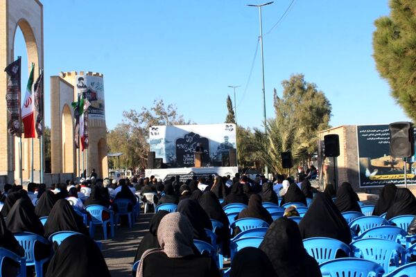 مثل نخل‌هایمان استوار ماندیم 