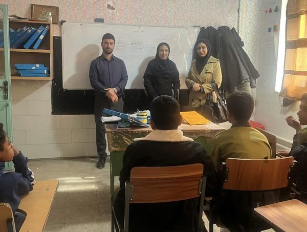 بازدید سرگروه‌های آموزشی از مدارس خاتم 