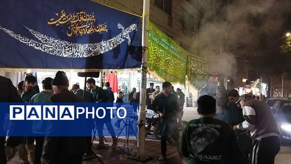 گذری بر فعالیت چایخانه امیر المومنین در شب میلاد حضرت مهدی ( عج)