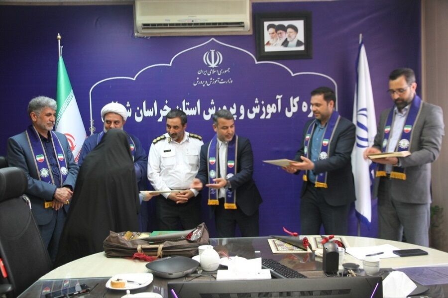 دیدار مدیرکل آموزش و پرورش خراسان شمالی با همکاران سازمان دانش‌آموزی استان و روسای سازمان دانش‌آموزی شهرستان ها
