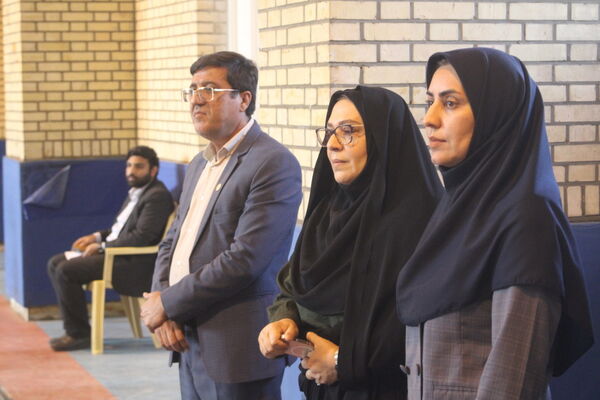آیین سپاس معلم در دبستان دخترانه شهید باهنر بوشهر