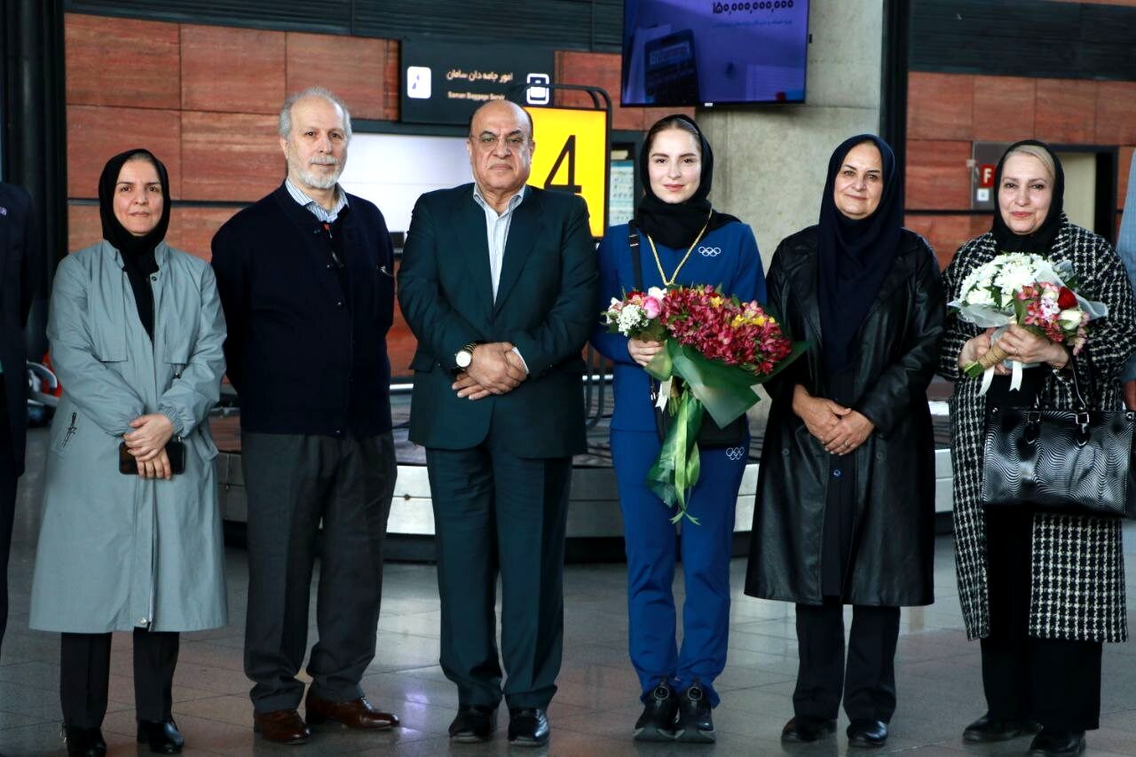 ثریا آقایی به کشور بازگشت