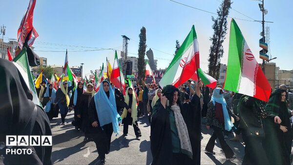 تهران در میان غرش ۳۱۳ هزار جان فدای بسیج سپاه محمد رسول‌الله