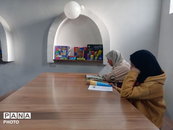  حضور دانش آموزان وکودکان در مجموعه فرهنگی آدینه شهر بار