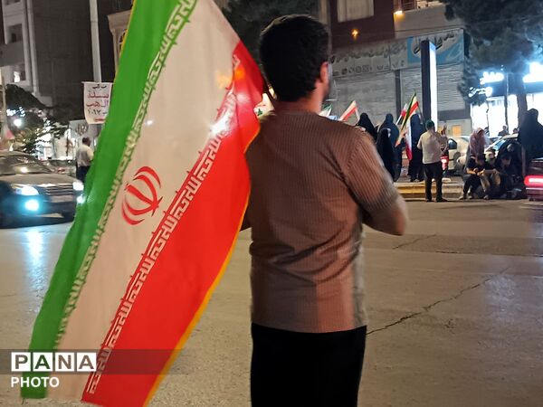 امواج پی در پی شبانه مردم غیور نیشابور در حسینیه امام خامنه ای 